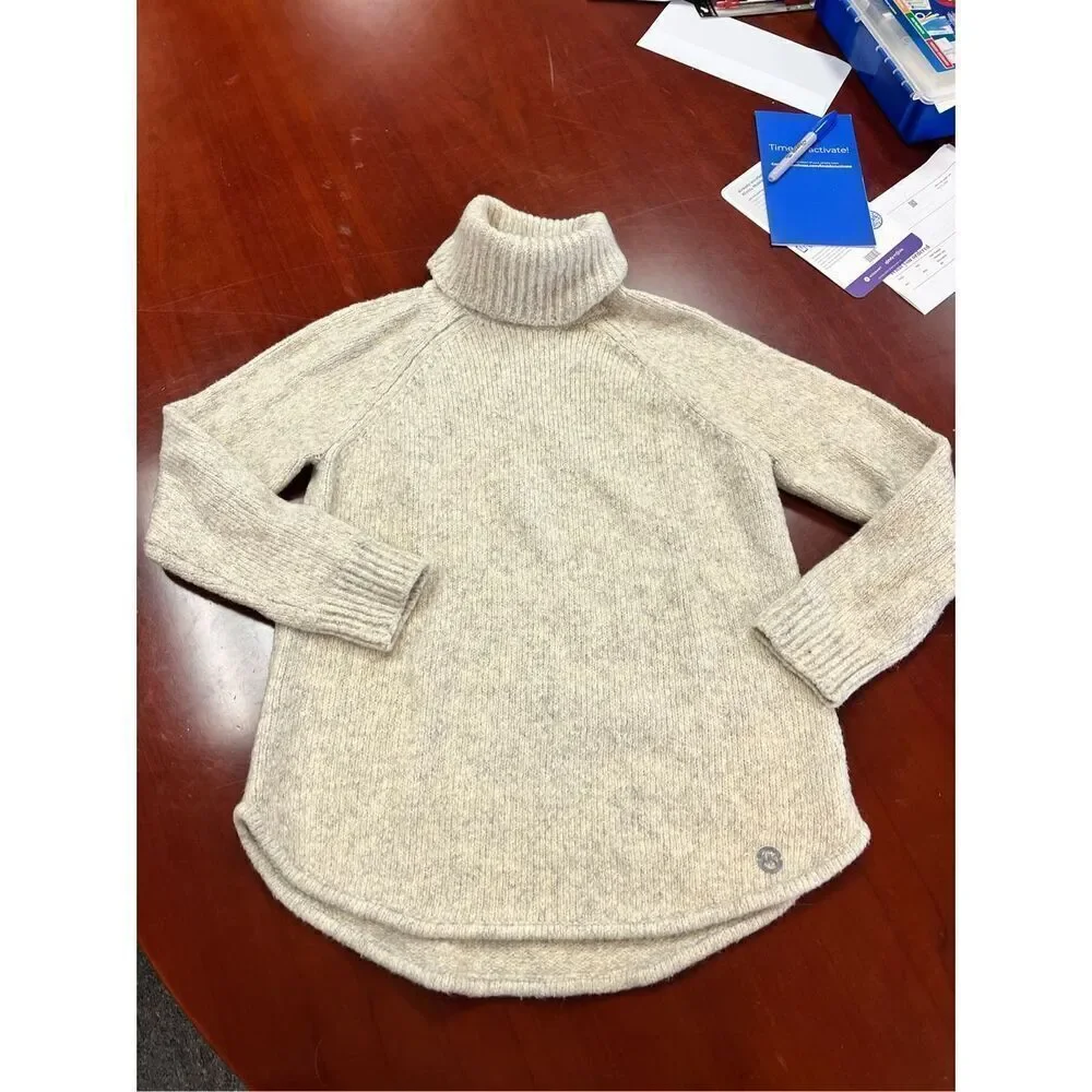 Michael Kors Soft feathered Gray & Tan Rounded Hem Turtleneck Sweater sz M EUC